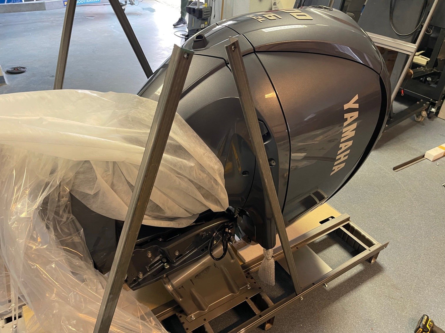 Yamaha 300hp Outboard Engines · Digital Electronic Controls, 25″ Shaft · F300XSB