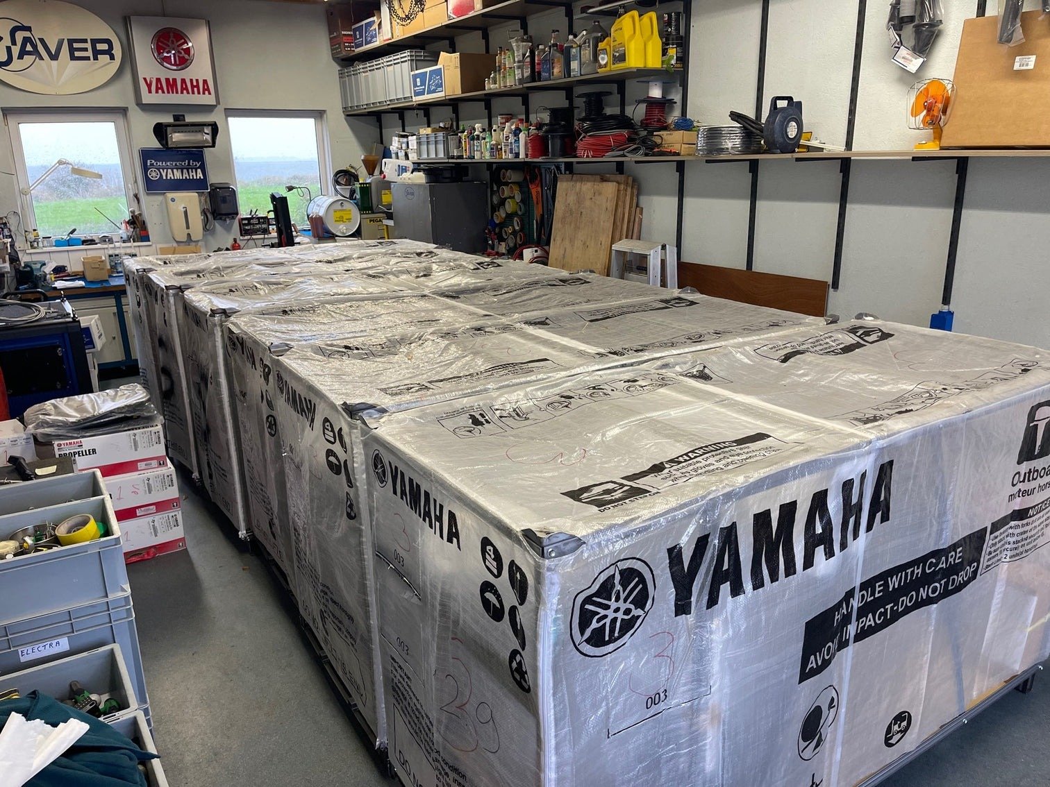 Yamaha 300hp Outboard Engines · Digital Electronic Controls, 25″ Shaft · F300XSB