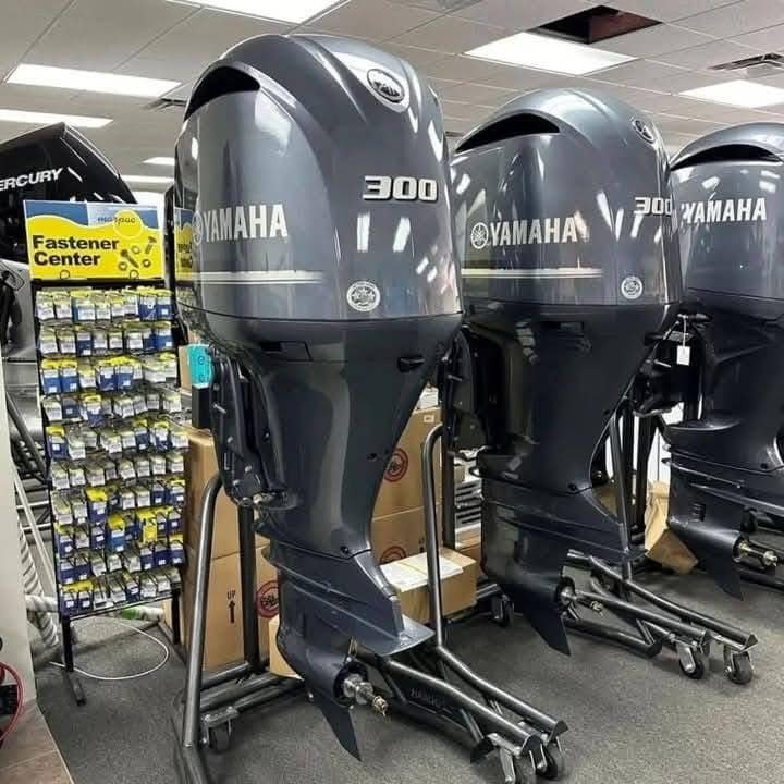 Twin Yamaha F300XCA Outboard Motor