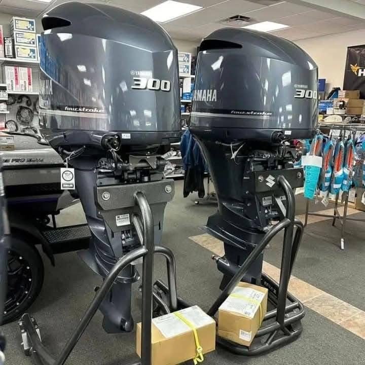 Twin Yamaha F300XCA Outboard Motor